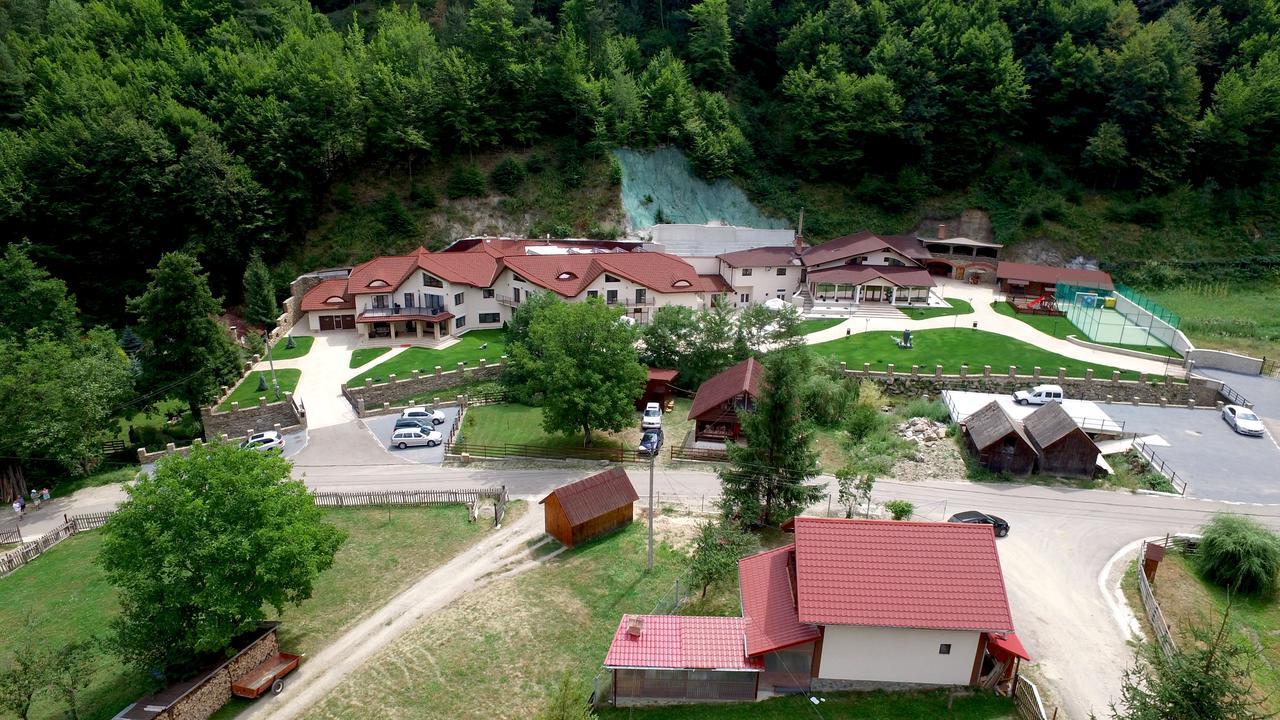 Pensiunea Perla Martiniei Nsd Buitenkant foto