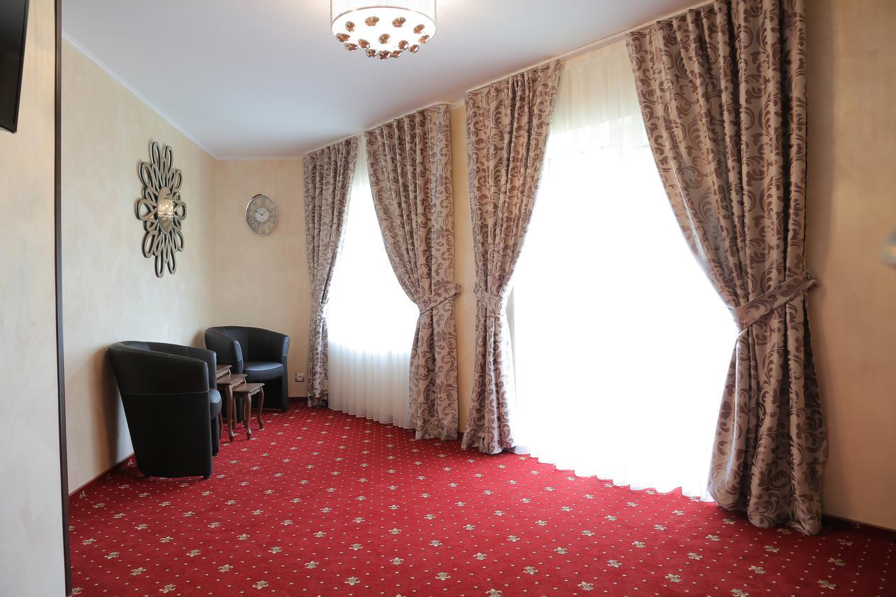 Pensiunea Perla Martiniei Nsd Buitenkant foto