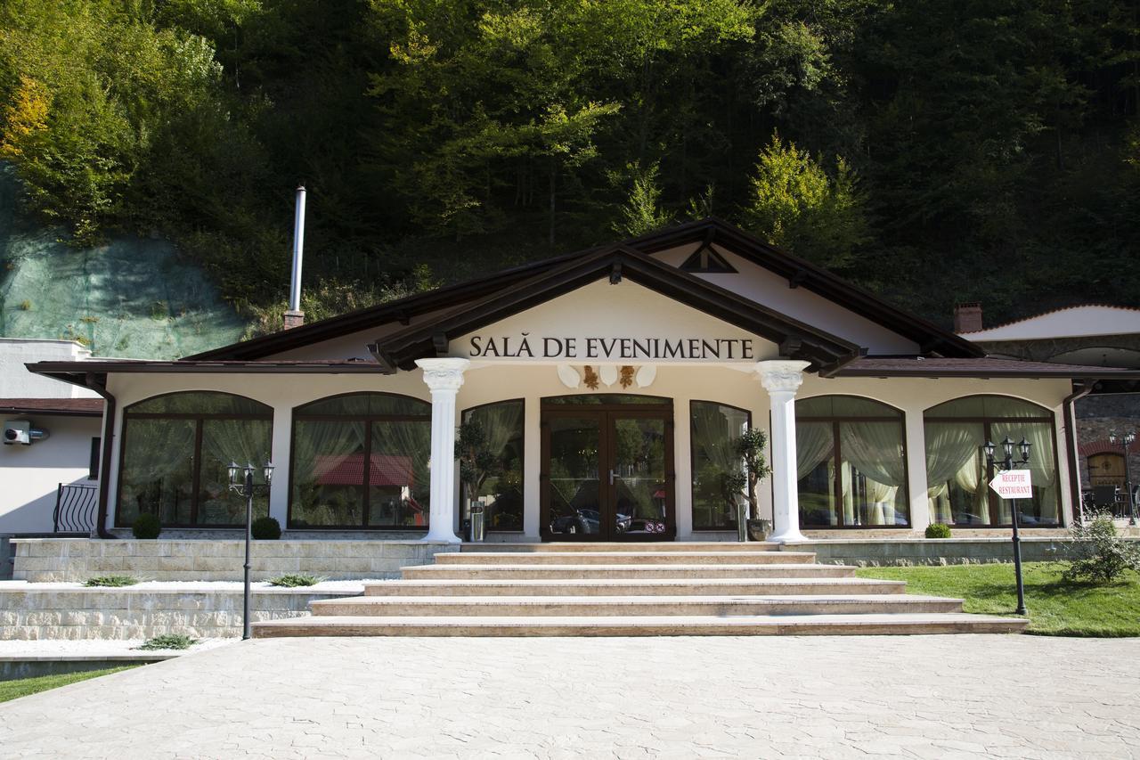 Pensiunea Perla Martiniei Nsd Buitenkant foto