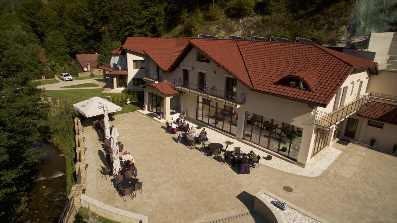 Pensiunea Perla Martiniei Nsd Buitenkant foto